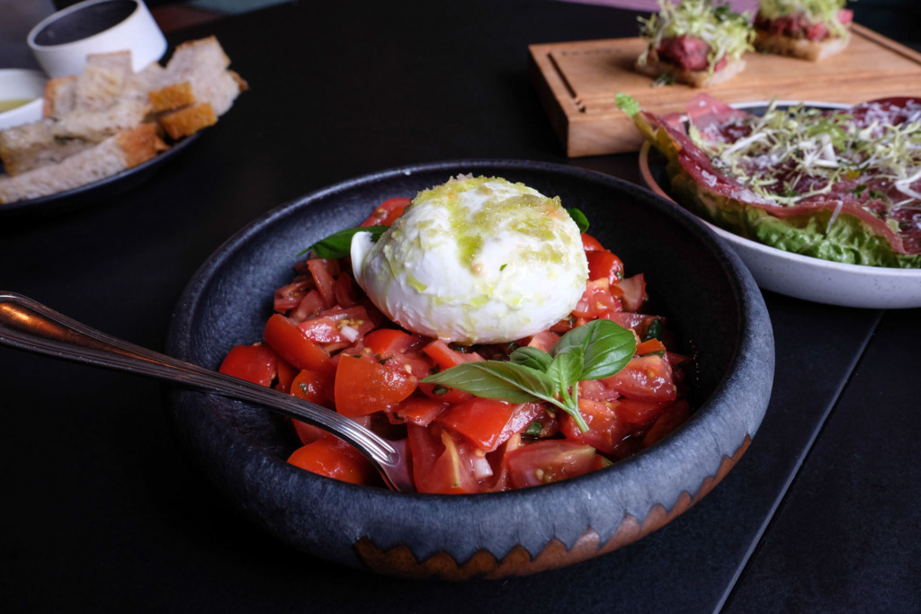 Italiensk tomatsalat hos Basso i Skolegade i Aarhus C