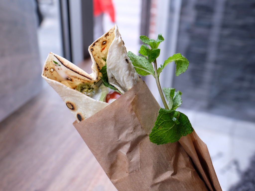 En rulle fra Royal Shawarma-5