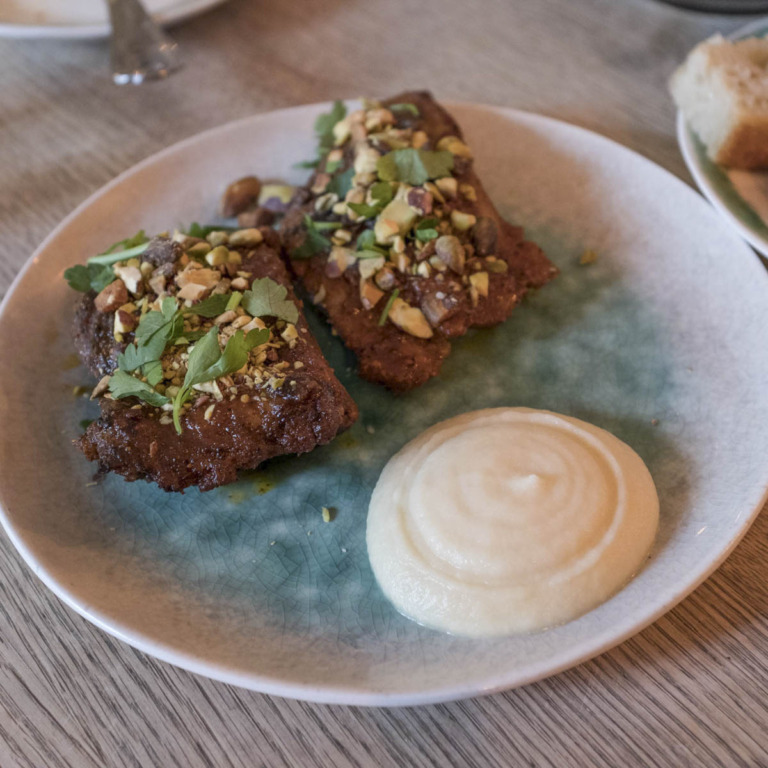 Et par snacks hos MasVino i Klostergade i Aarhus C