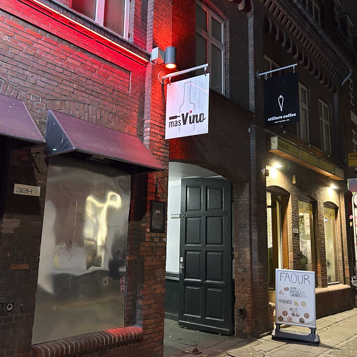 MasVino ligger i en baggård i Klostergade i Aarhus.