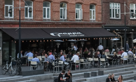 Grappa - Restaurant & Vinbar ligger ved åen i Aarhus.