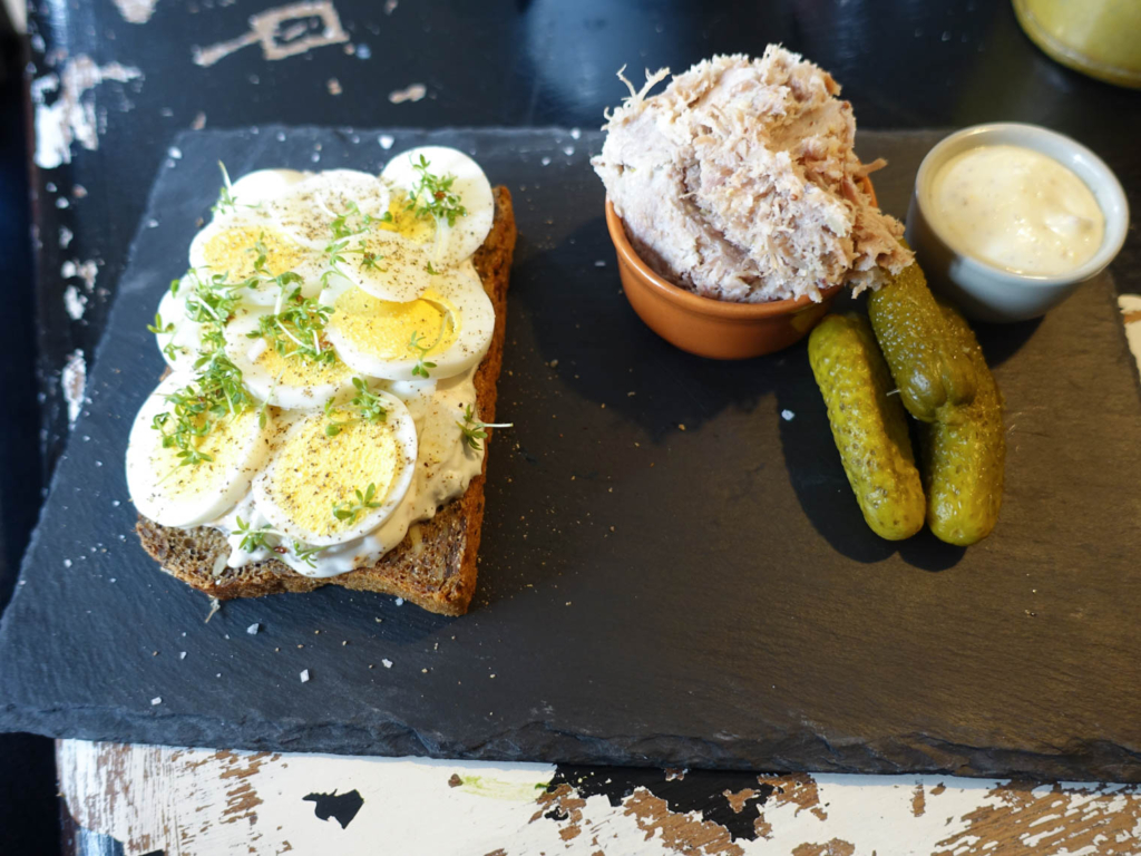 Sm&oslash;rrebr&oslash;d hos Vesterlauget