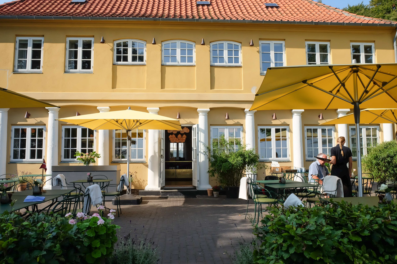 Sjette Frederiks Kro set fra vandsiden