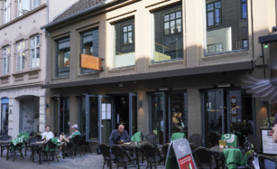 Panenka i Frederiksgade set udefra