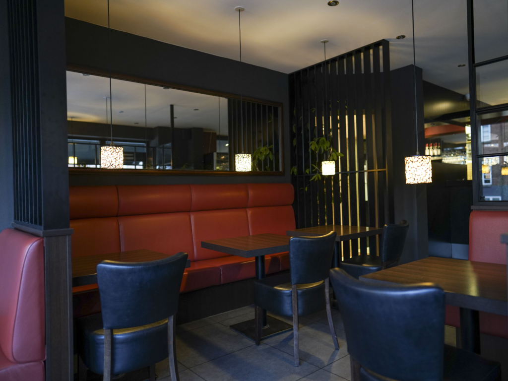 Man sidder lidt t&aelig;t hos Markus Pizzeria p&aring; Tr&oslash;jborg