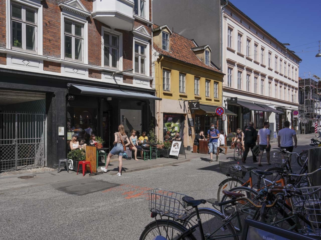 Street Coffee i Vestergade set fra det modsatte fortov