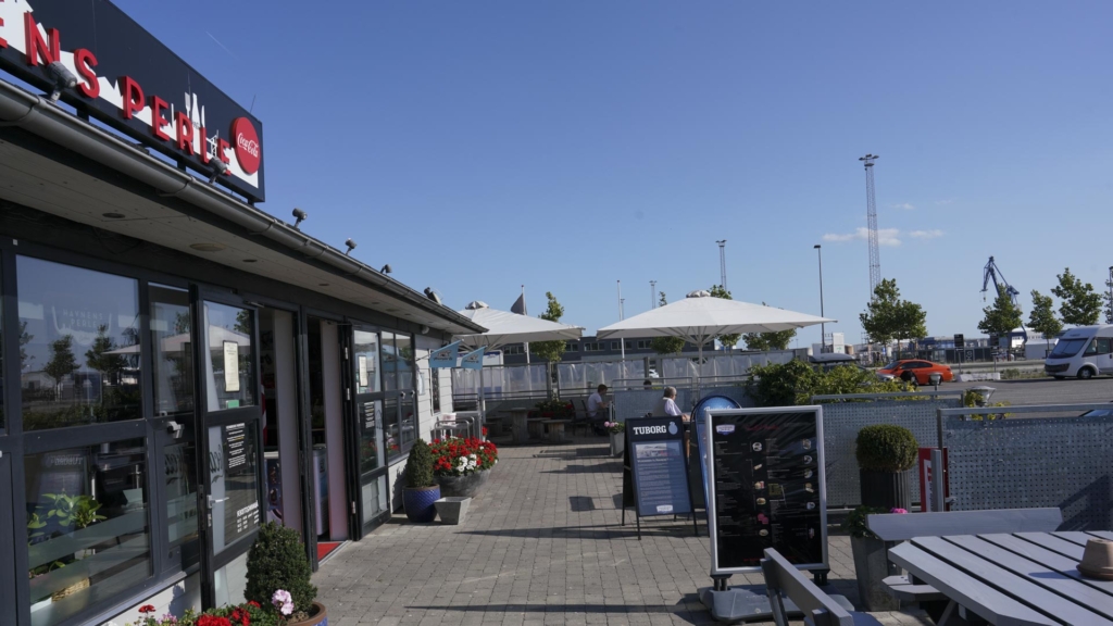 Der er en del pladser udend&oslash;rs hos Havnens Perle