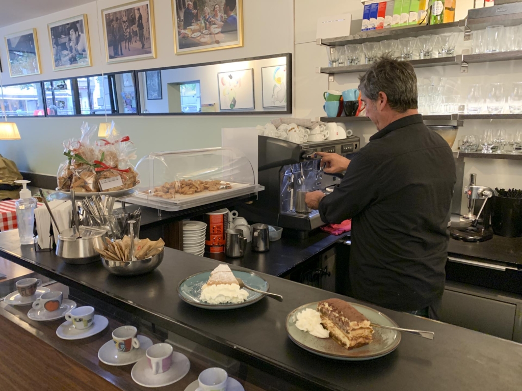 Italienske kager og kaffe hos Il caffé ved åen