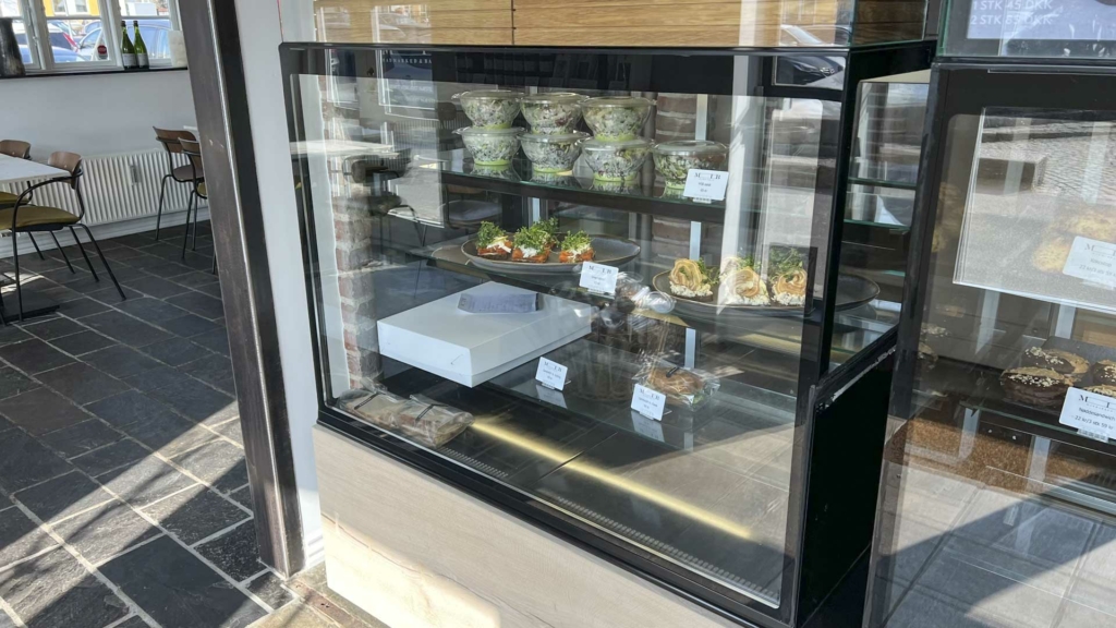 Sm&oslash;rrebr&oslash;d hos MIBmadmarked & bageri p&aring; S&oslash;ren Frichs Vej