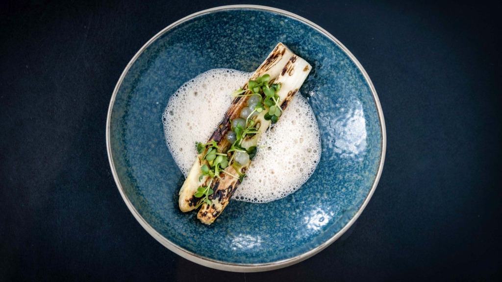 Hvide asparges p&aring; MellemRum