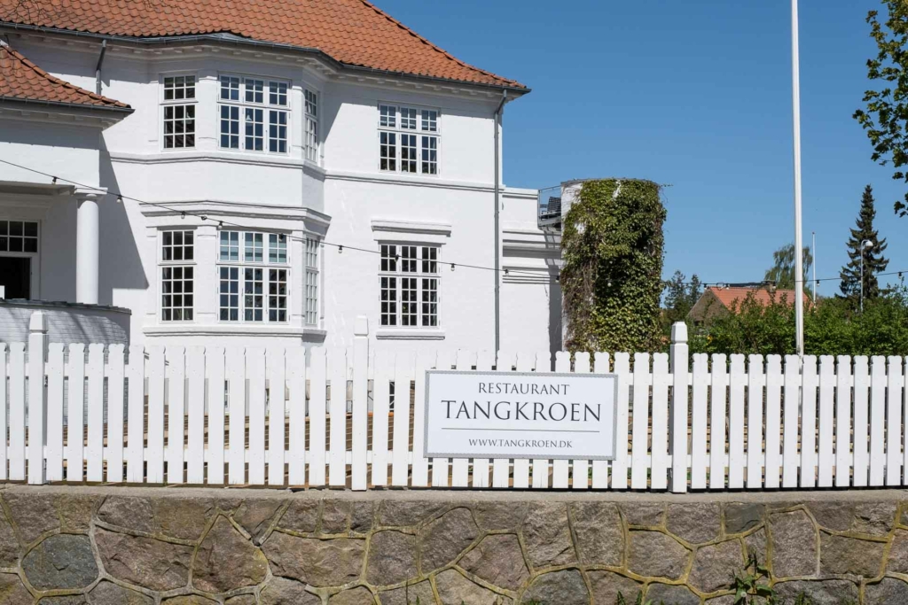 Restaurant Tangkroen ved Tangkrogen p&aring; en flot sommerdag