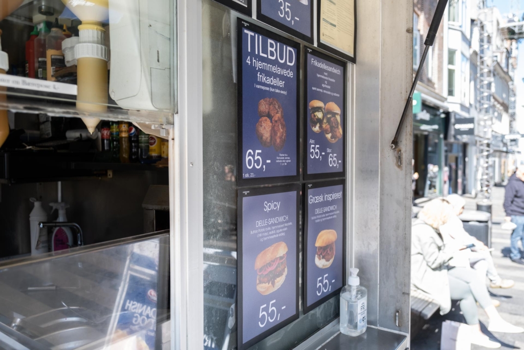 Byens bedste frikadeller f&aring;r man hos Niels Rasmussen p&aring; Str&oslash;get i Aarhus