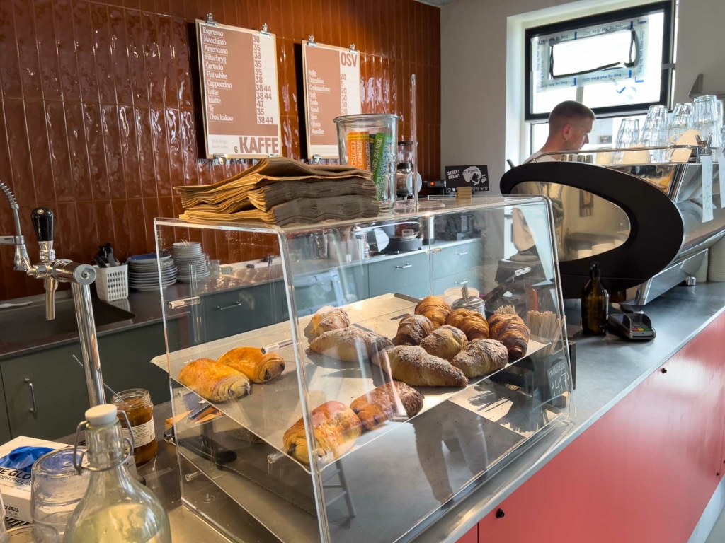 Lidt kager hos Street Coffee i Graven