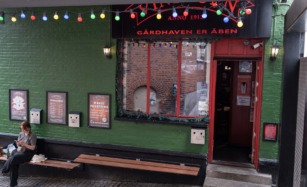 Indgangen til Vinstuen