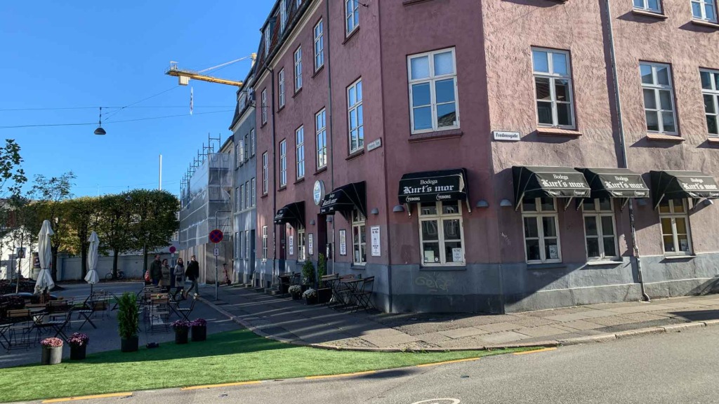 Kurts mor p&aring; Fredens Torv