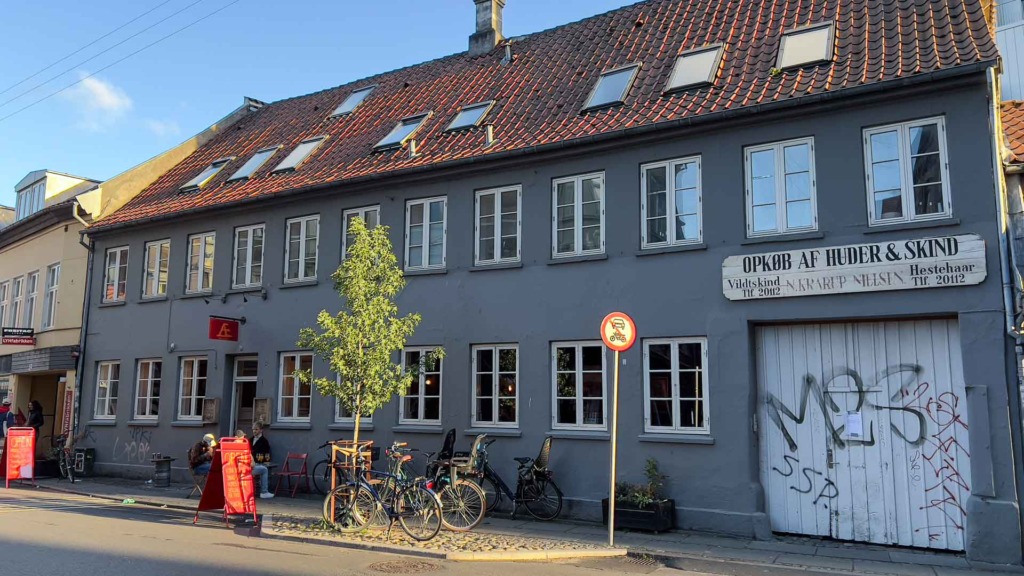 Mundh&aelig;ld i Vestergade set udefra