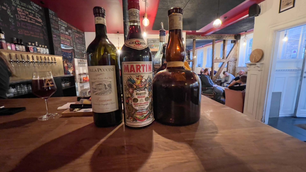 Lidt flasker p&aring; baren hos Mundh&aelig;ld