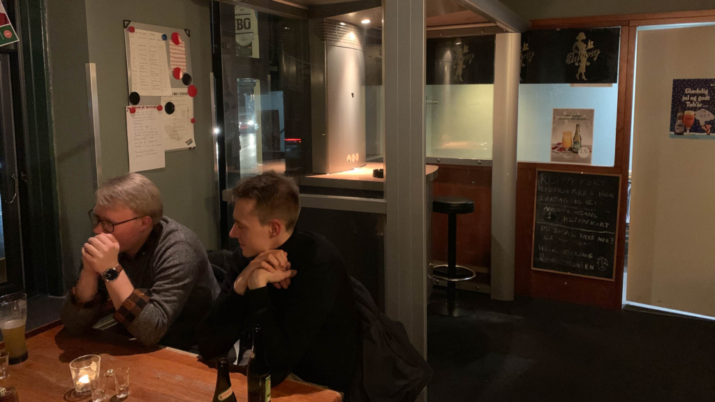 Et af de brune v&aelig;rtshuse ved havnen i Aarhus