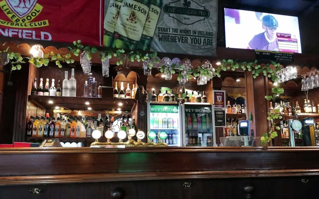 Her er lidt &oslash;lhaner hos The Old Irish Pub ved Aarhus Teater
