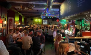 Det store lokale hos Willi's bar