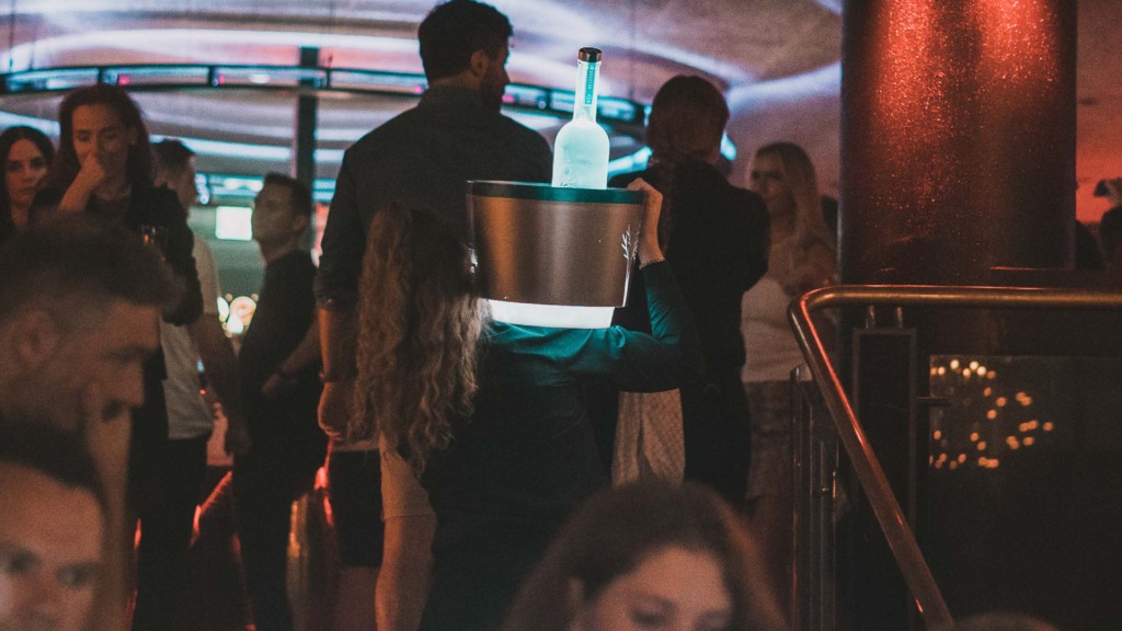 G&aelig;sterne er alle over 25 &aring;r hos Clemens Bar i &Aring;rhus