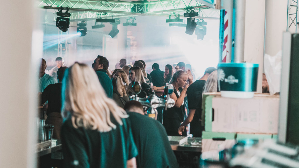 Der er altid gang i festen hos Clemens Bar