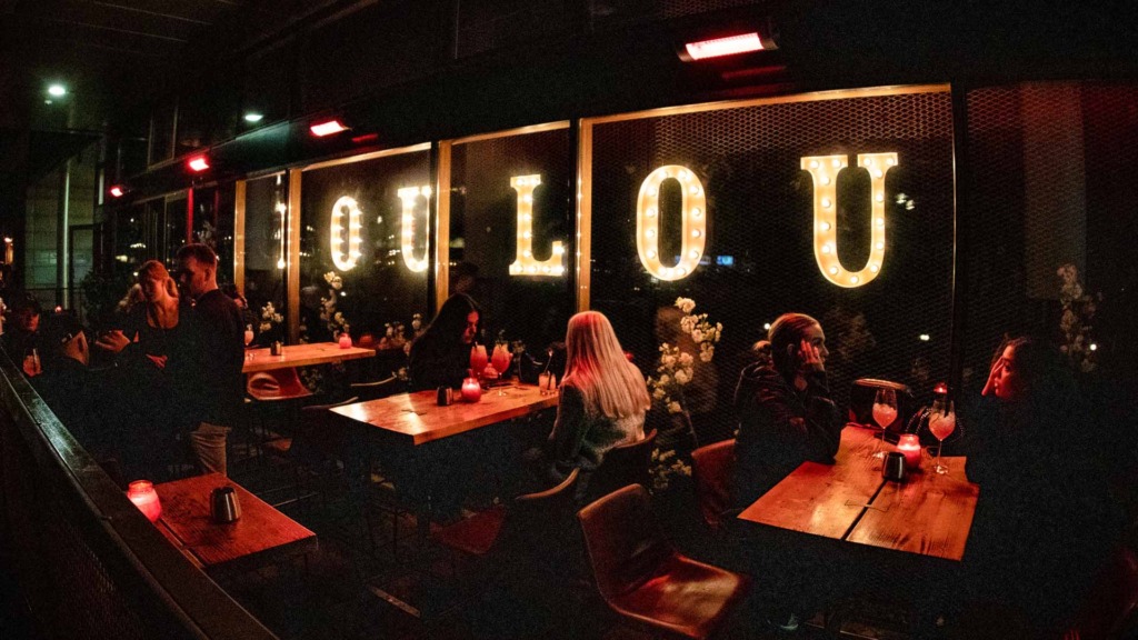 LouLou er en cocktailbar og natklub ved &aring;en i Aarhus