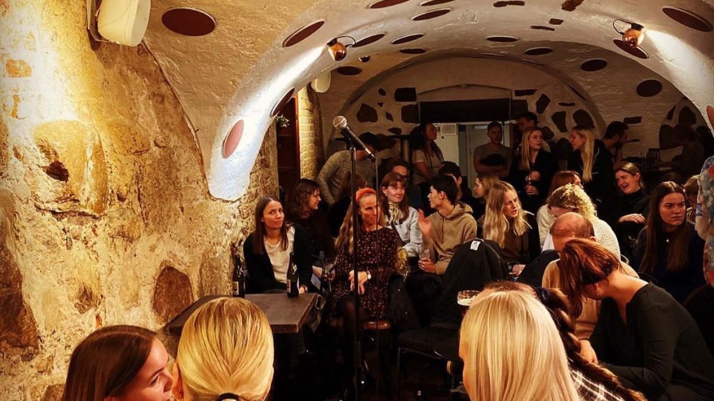 Stand up hos Alberts