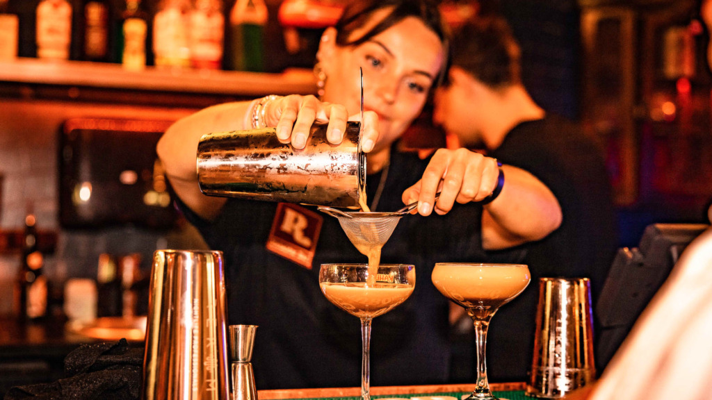 Et par cocktails hos Rabalder Bar Aarhus
