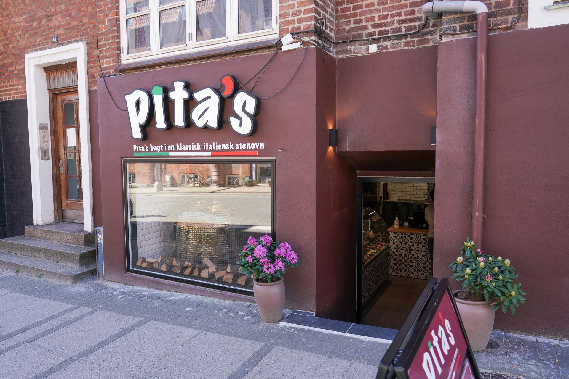 Pita’s på Trøjborg set udefra