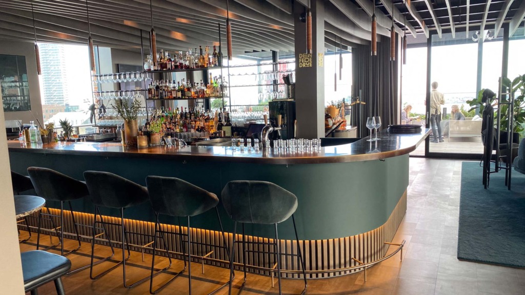 Vinbaren, Den Fede Drue, p&aring; Aarhus &Oslash;