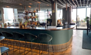 Vinbaren, Den Fede Drue, på Aarhus Ø