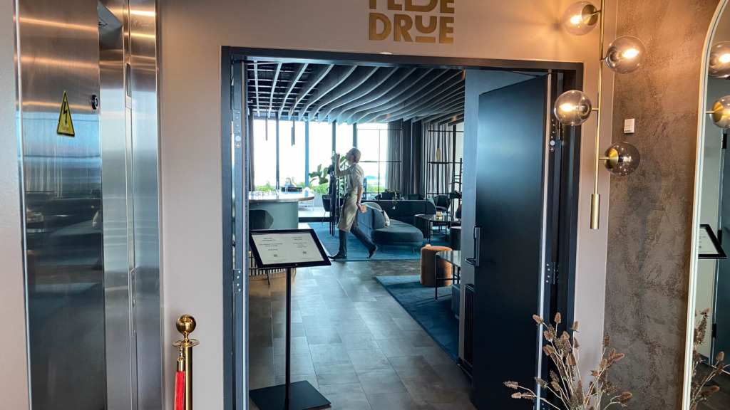 Indgangen til den Den Fede Drue p&aring; 11. etage