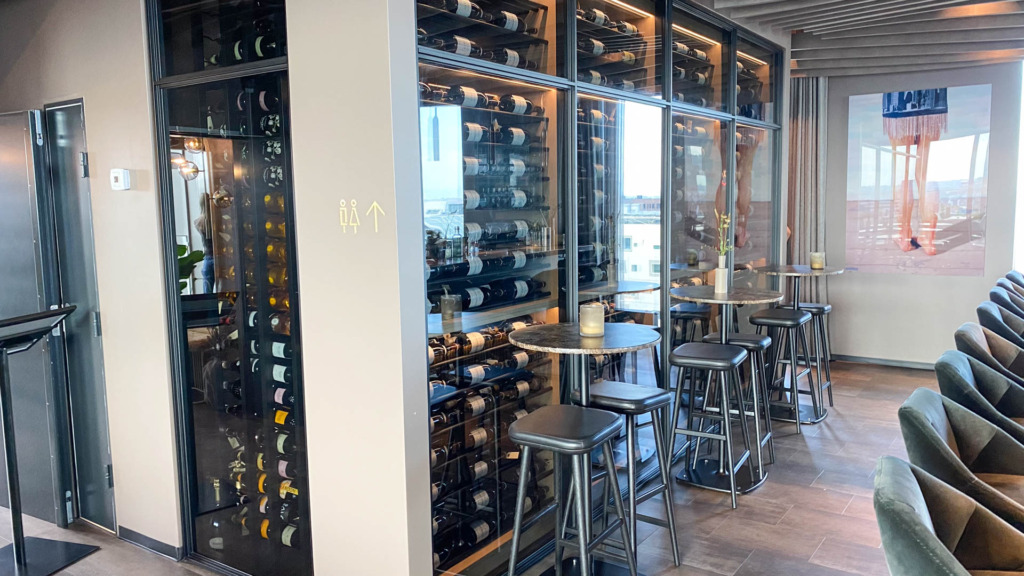 Vinskabet hos Den Fede Drue