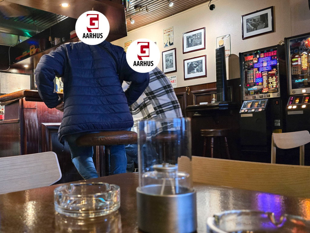 Lidt g&aelig;ster i baren hos Den Hvide Hest