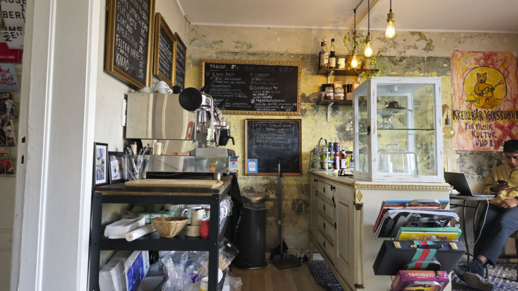 Kreuzbär ved &aring;en i Aarhus