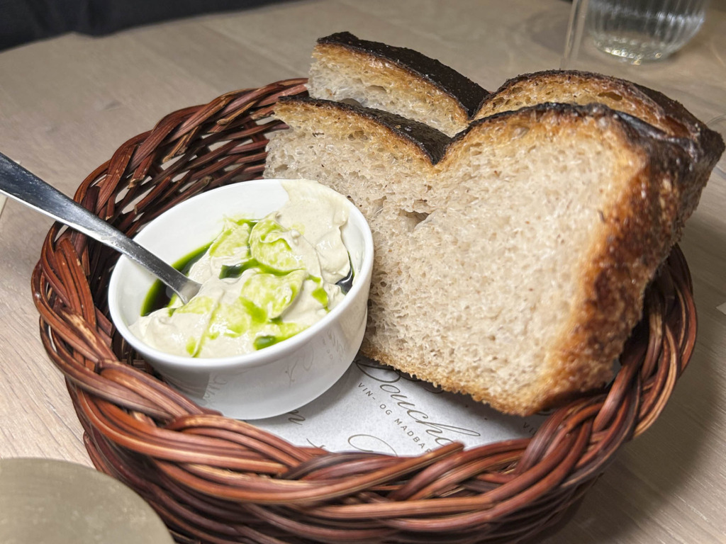 Lidt br&oslash;d hos Bouchon