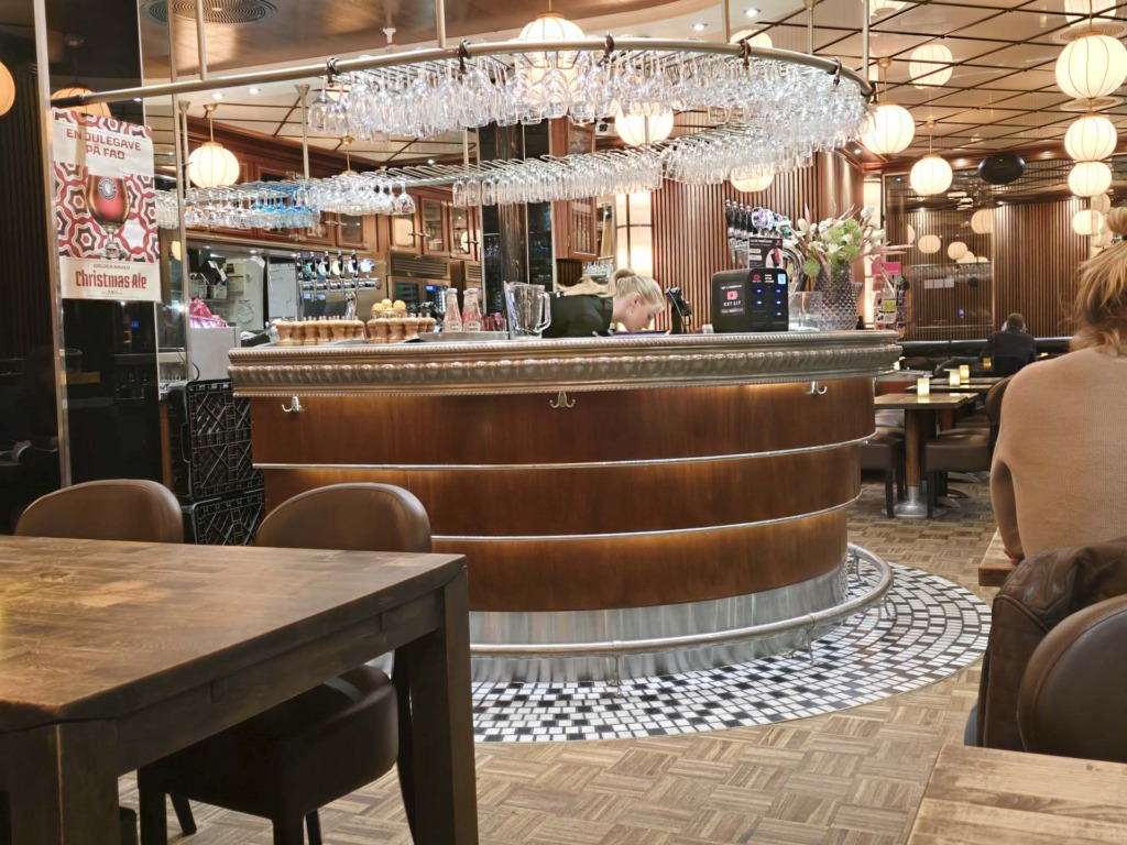 LAVA Café & Bar-2