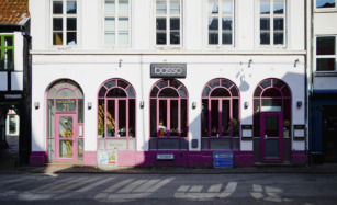 Basso, tæt ved åen i Aarhus set udefra.