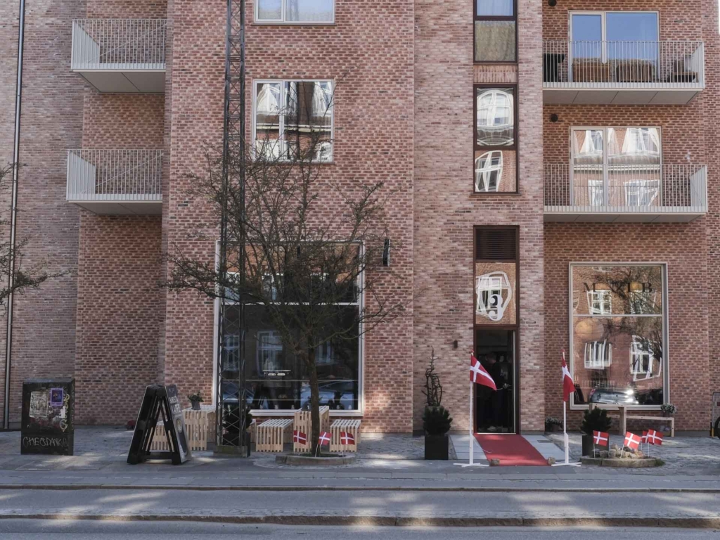 MIB Bageri på Godsbanen i Aarhus C set udefra gaden af.