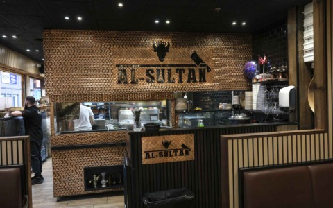 indretningen hos Al-Sultan i Bazar Vest.