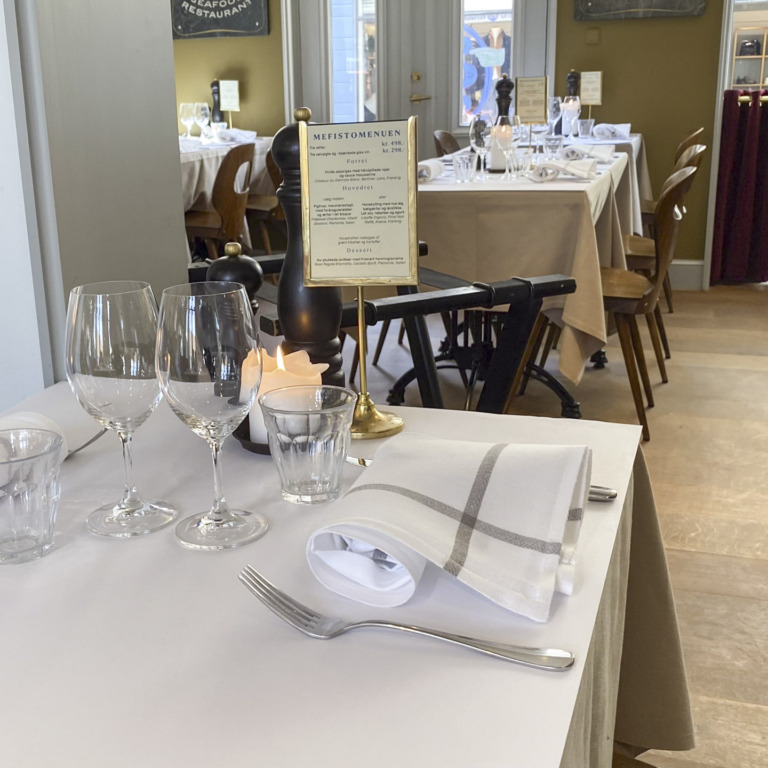 Mefisto Restaurant & Gårdhave 20-9