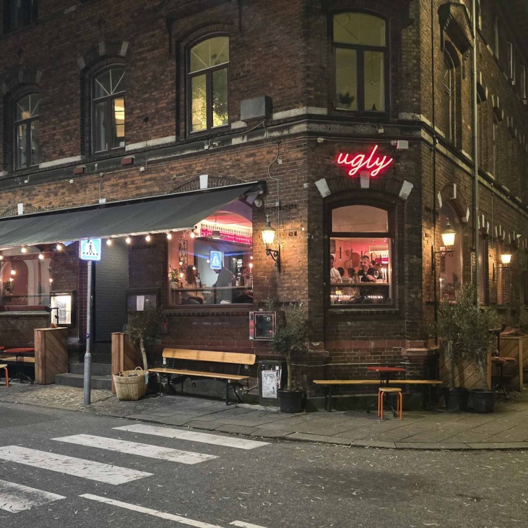 Ugly Pastabar ligger i Skolegade i Aarhus.
