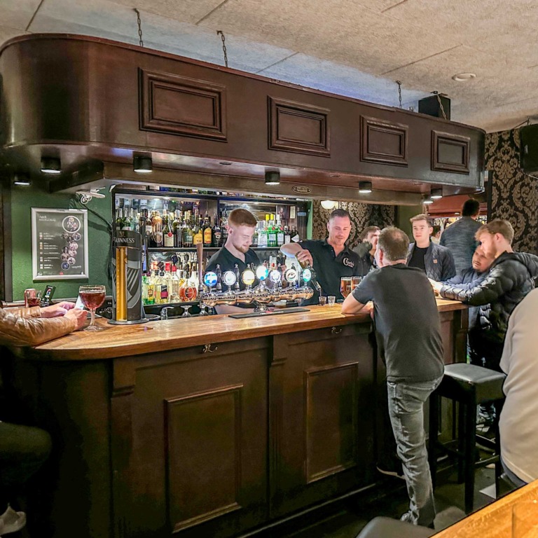 Charly&acute;s Pub er en festlig bar i Vejle.