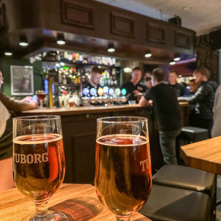 Charly&acute;s Pub