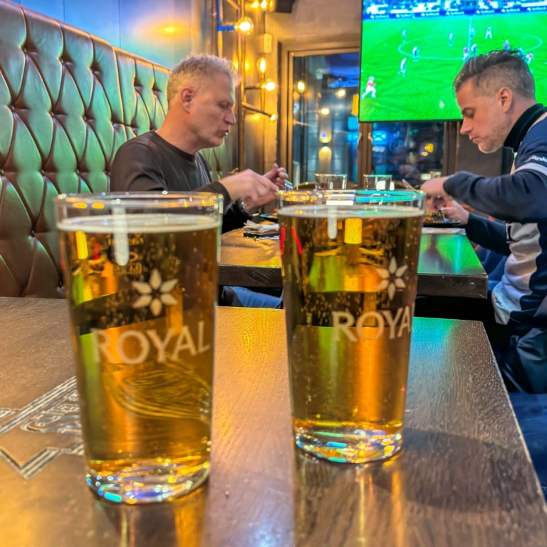 To kolde Ceres Top hos Panenka i Aarhus.