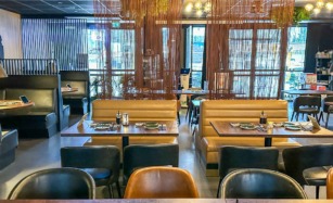Chase Restaurant & Cocktailbar ligger i Algade 52 i Roskilde