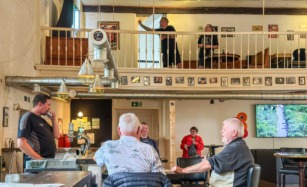 Klubben 1811 er en sportsbar i Ribe.