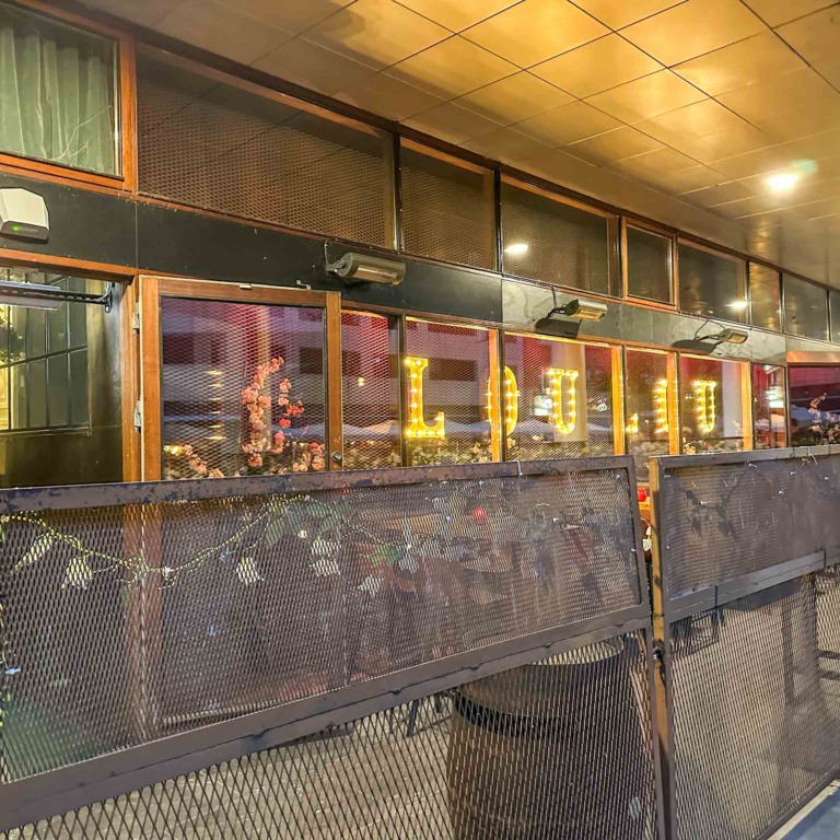 LouLou er en natklub der ligger ved &aring;en i Aarhus