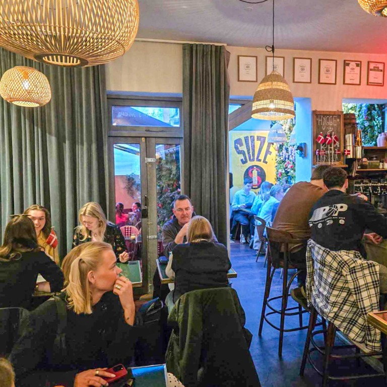 Pizza & bar by Mefisto i Aarhus har special&oslash;l p&aring; hanerne.